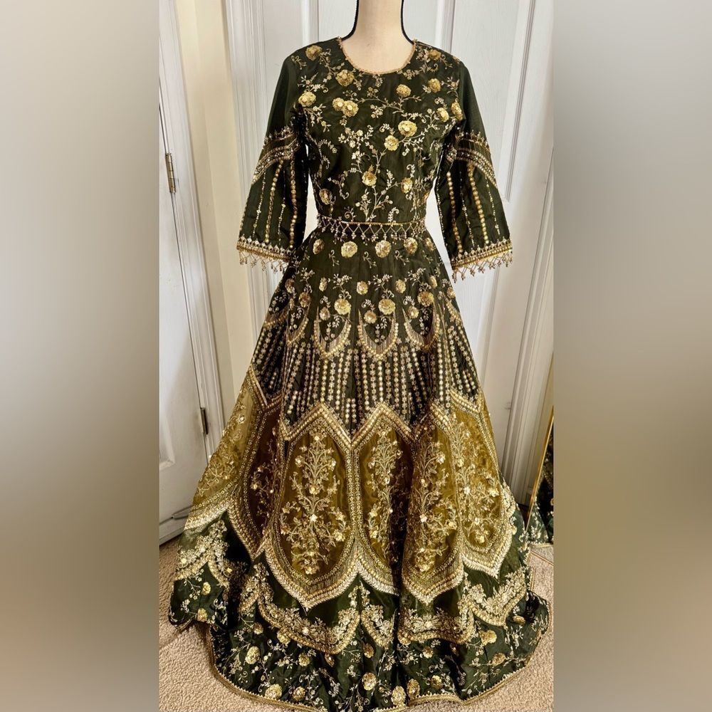 MOHSIN NAVEED RANJHA COUTURE PAKISTANI AUTHENTIC DESIGNER WEDDING FORMAL DRESS - Picture 12 of 14